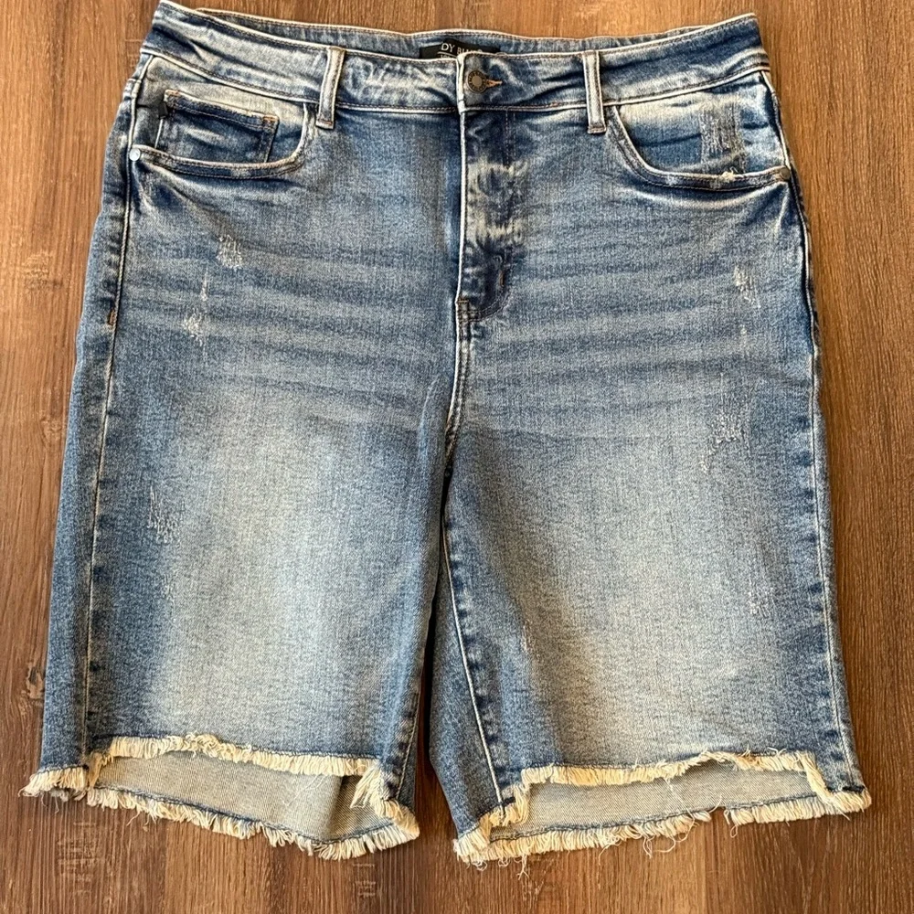Judy Blue Casual Women's Frayed Hem Jean Bermuda Shorts - Picture 1 of 5